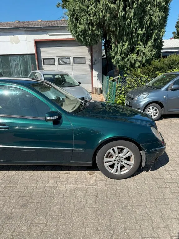 Mercedes-Benz E 220