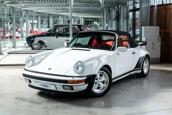 Porsche 930