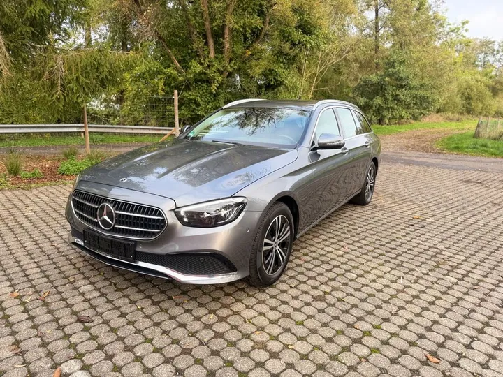 Mercedes-Benz E 200