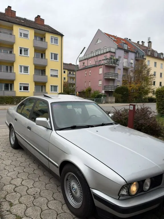 BMW 525