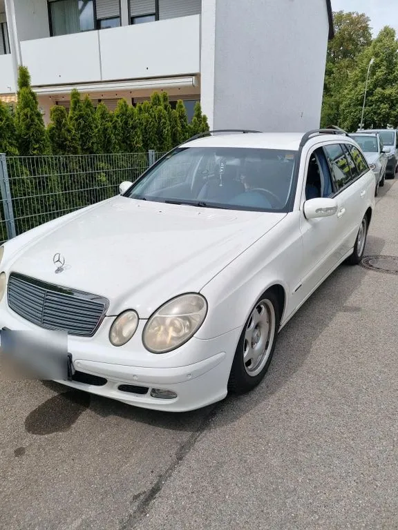Mercedes-Benz E 320