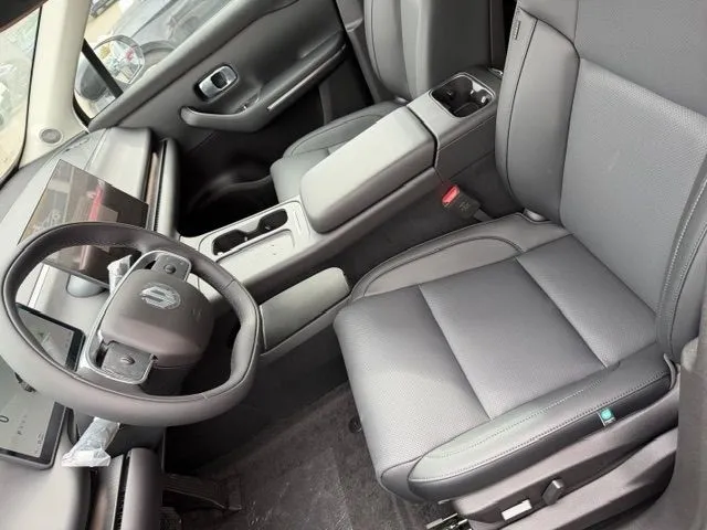 Leapmotor C10