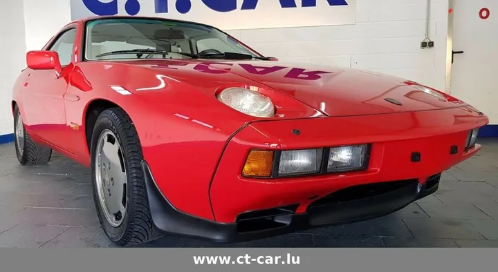 Porsche 928