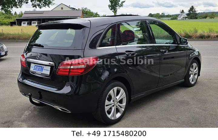 Mercedes-Benz B 220