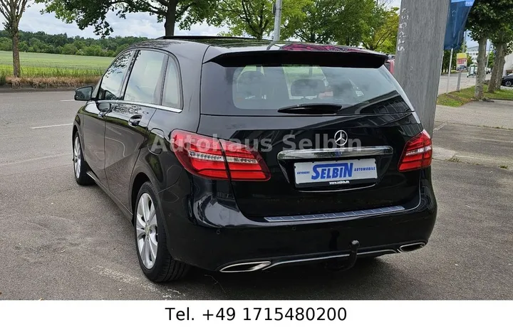 Mercedes-Benz B 220
