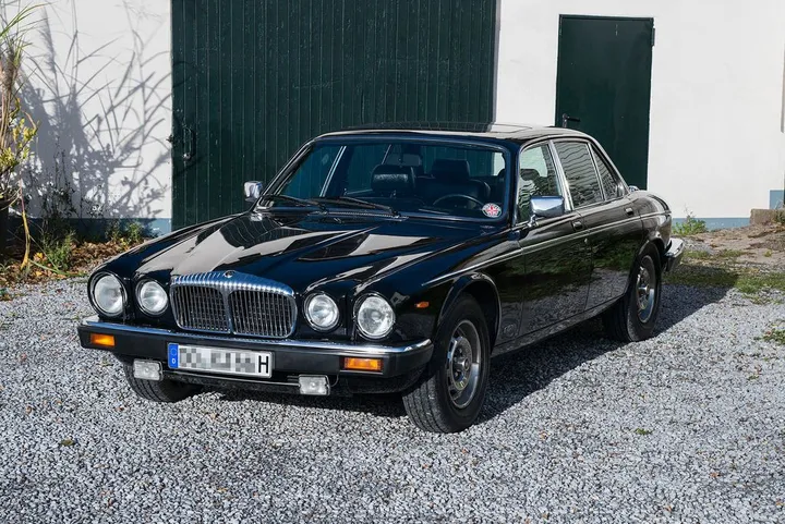 Jaguar XJ12