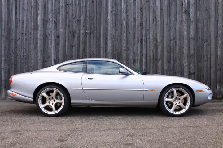 Jaguar XKR