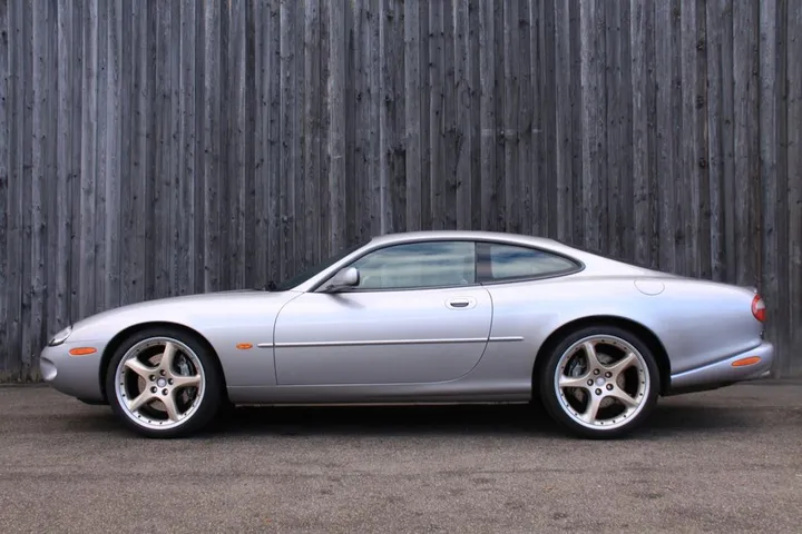 Jaguar XKR