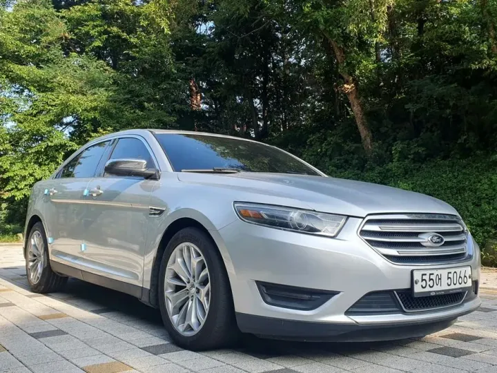 Ford Taurus