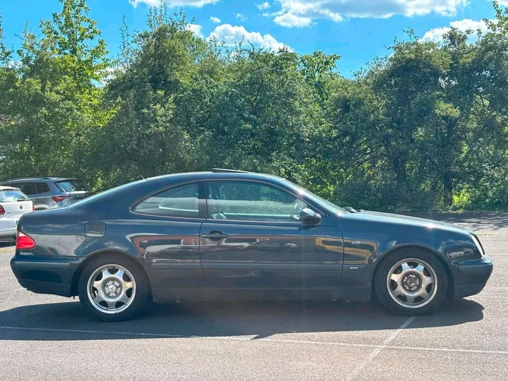 Mercedes-Benz CLK 200