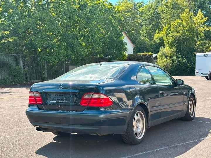 Mercedes-Benz CLK 200
