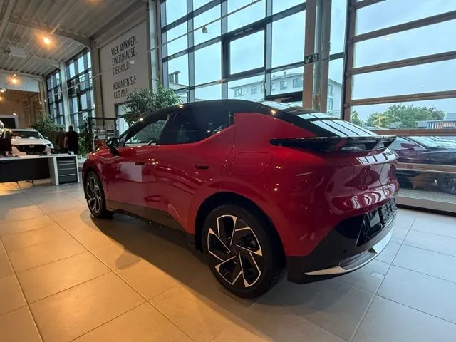 Lynk&Co 02