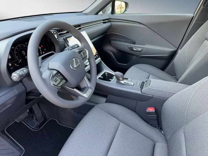 Lexus LBX