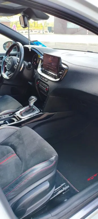 Kia pro cee'd / ProCeed