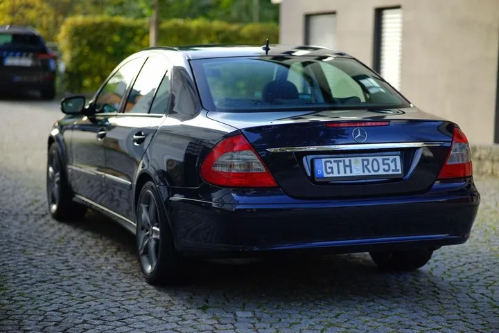 Mercedes-Benz E 200