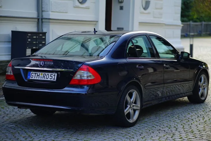 Mercedes-Benz E 200