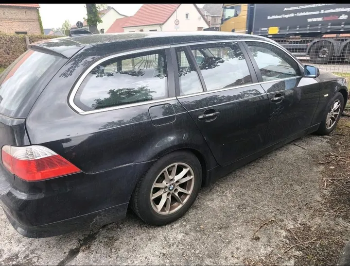 BMW 525