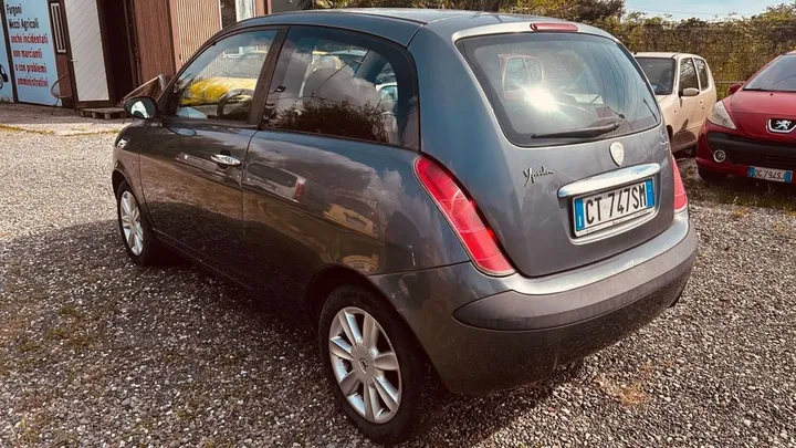 Lancia Ypsilon