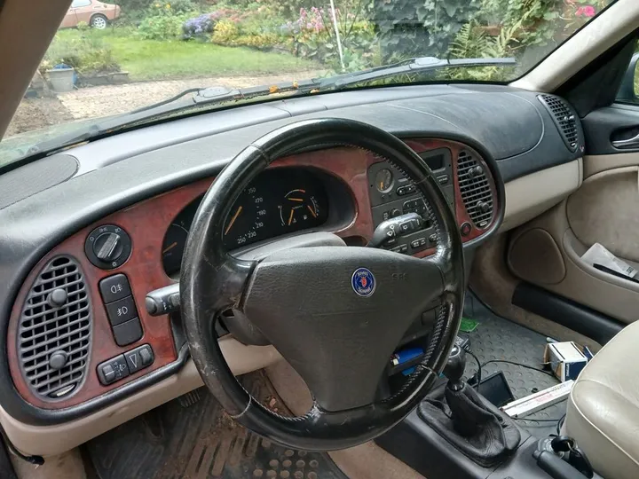 Saab 900