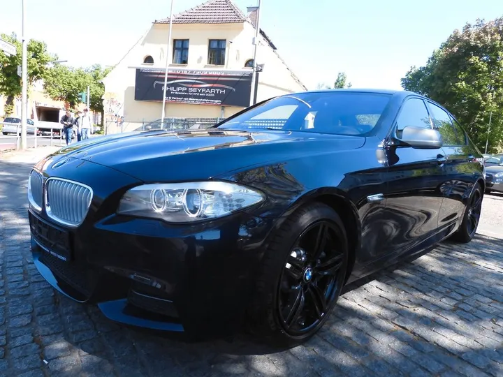 BMW M550