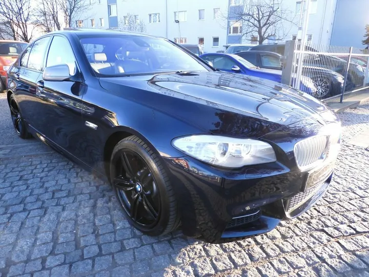 BMW M550