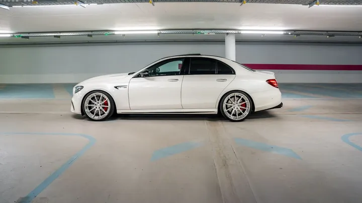 Mercedes-Benz E 63 AMG