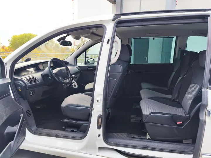 Peugeot 807