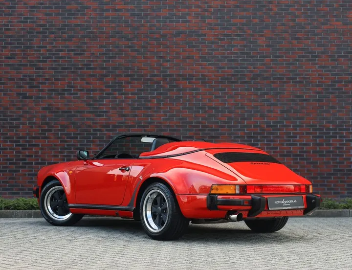 Porsche 930