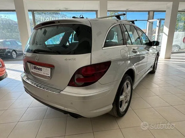 Mercedes-Benz R 320
