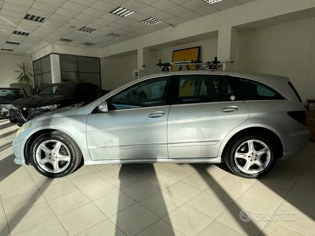 Mercedes-Benz R 320