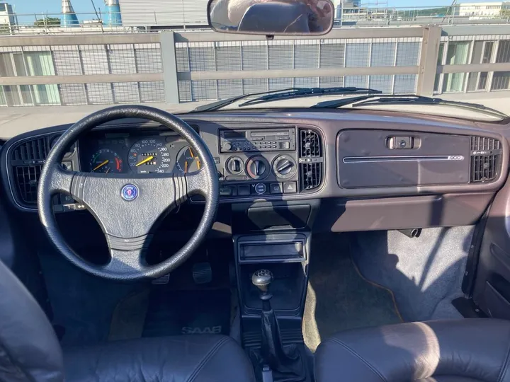 Saab 900