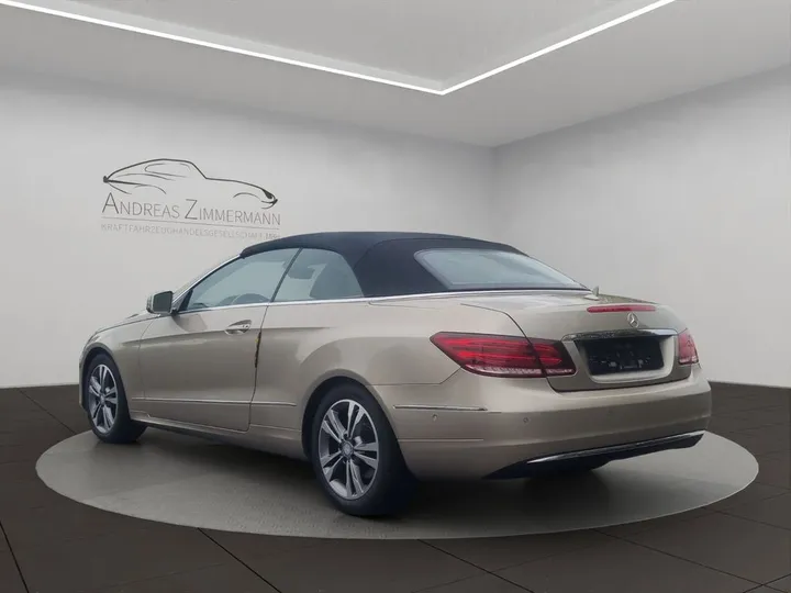 Mercedes-Benz E 200