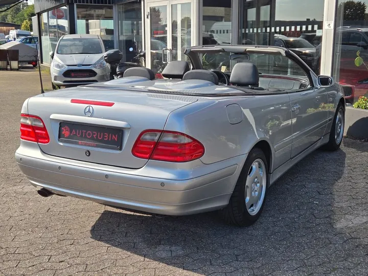 Mercedes-Benz CLK 320