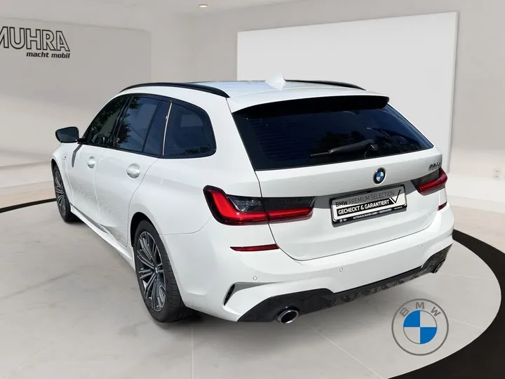 BMW 330