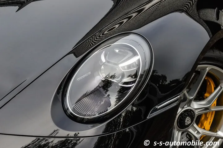 Porsche 992