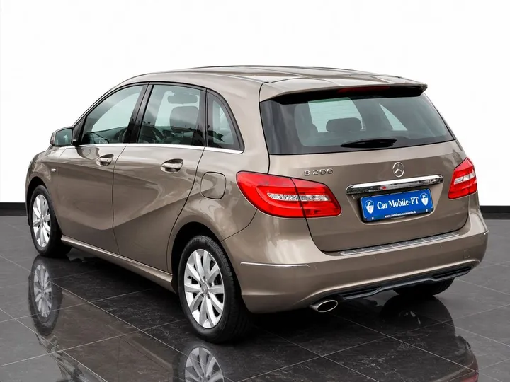 Mercedes-Benz B 200