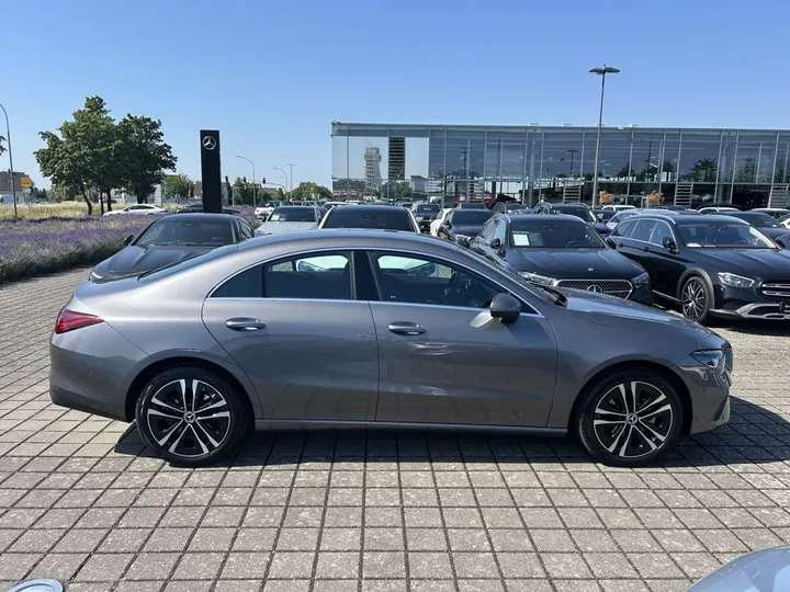 Mercedes-Benz CLA 200