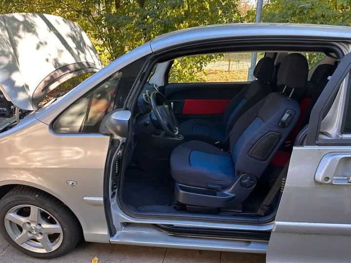Peugeot 1007