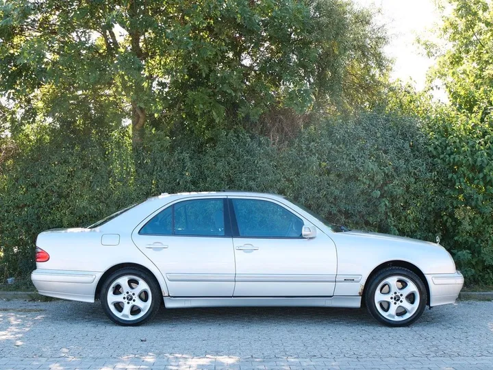 Mercedes-Benz E 430