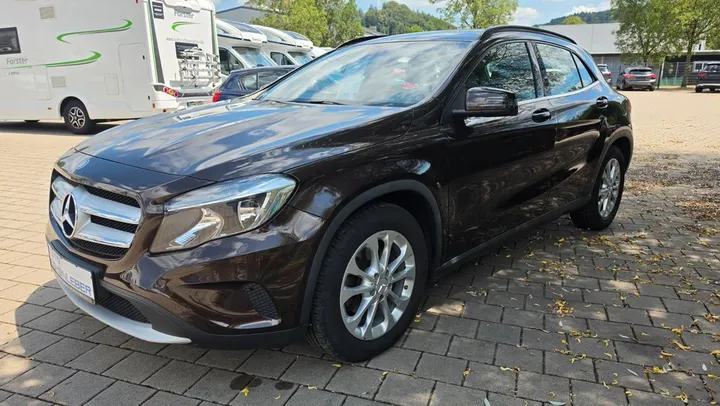 Mercedes-Benz GLA 200
