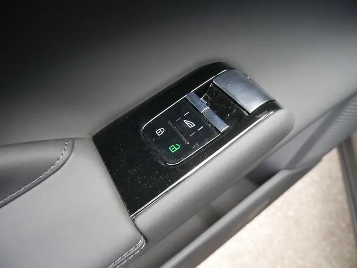 Volvo ES90