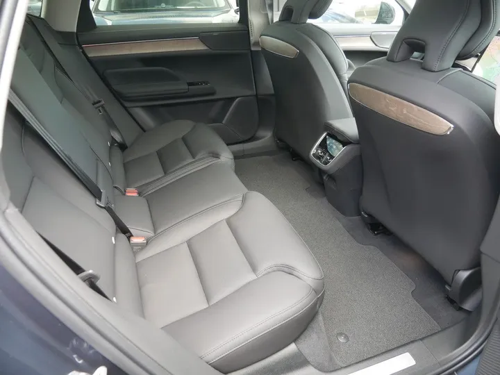 Volvo ES90