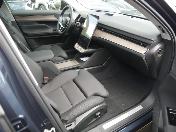 Volvo ES90