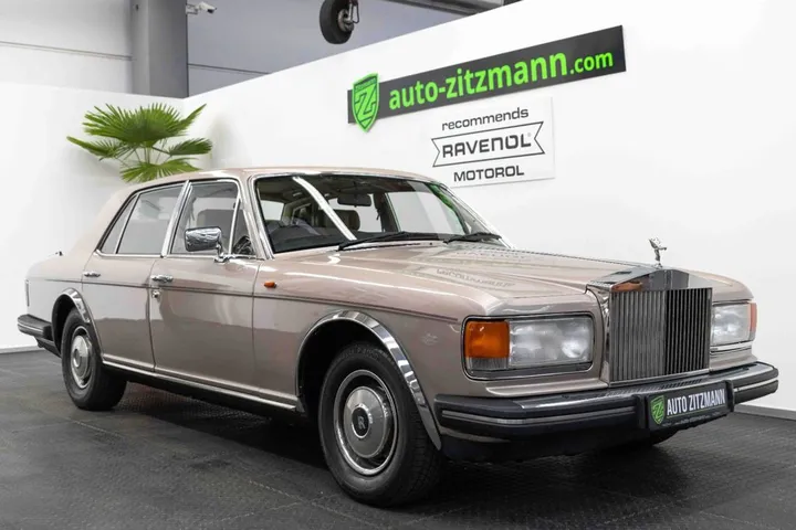 Rolls-Royce Silver Spirit