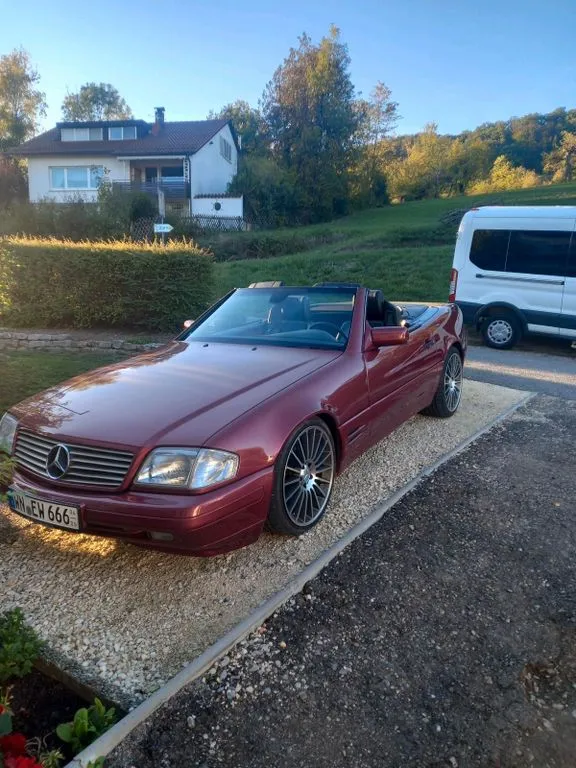 Mercedes-Benz E 320