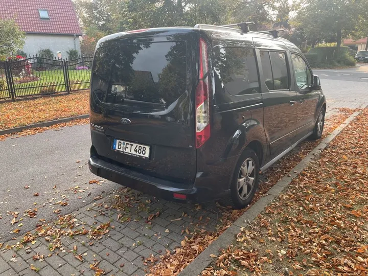 Ford Grand Tourneo