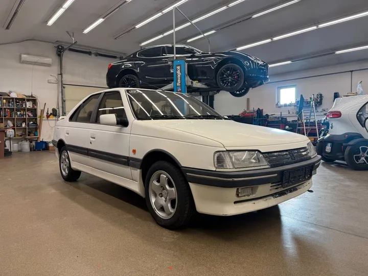 Peugeot 405