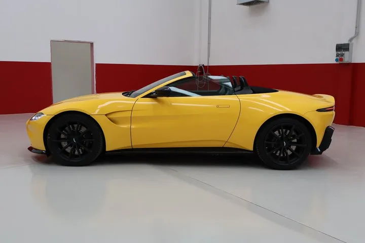 Aston Martin V8 Vantage
