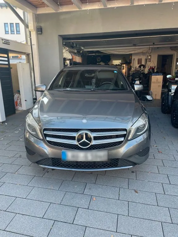 Mercedes-Benz A 180