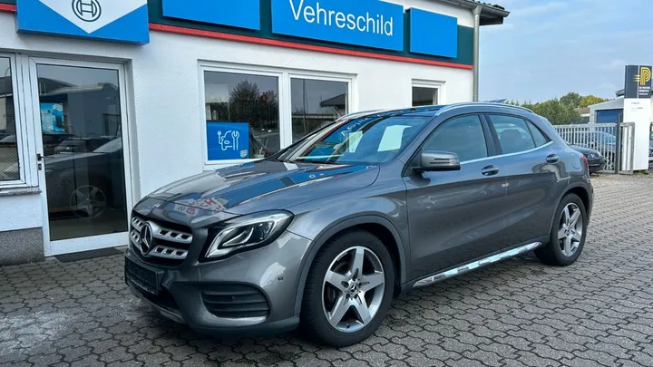 Mercedes-Benz GLA 200